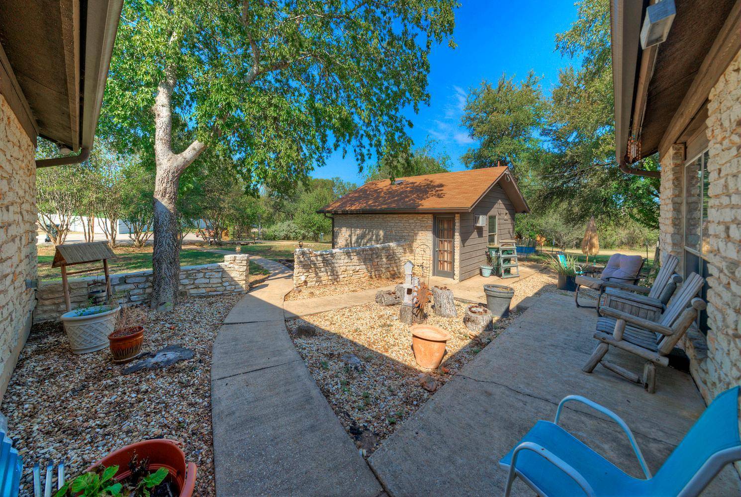 2300 Robin RD, Manchaca, TX 78652