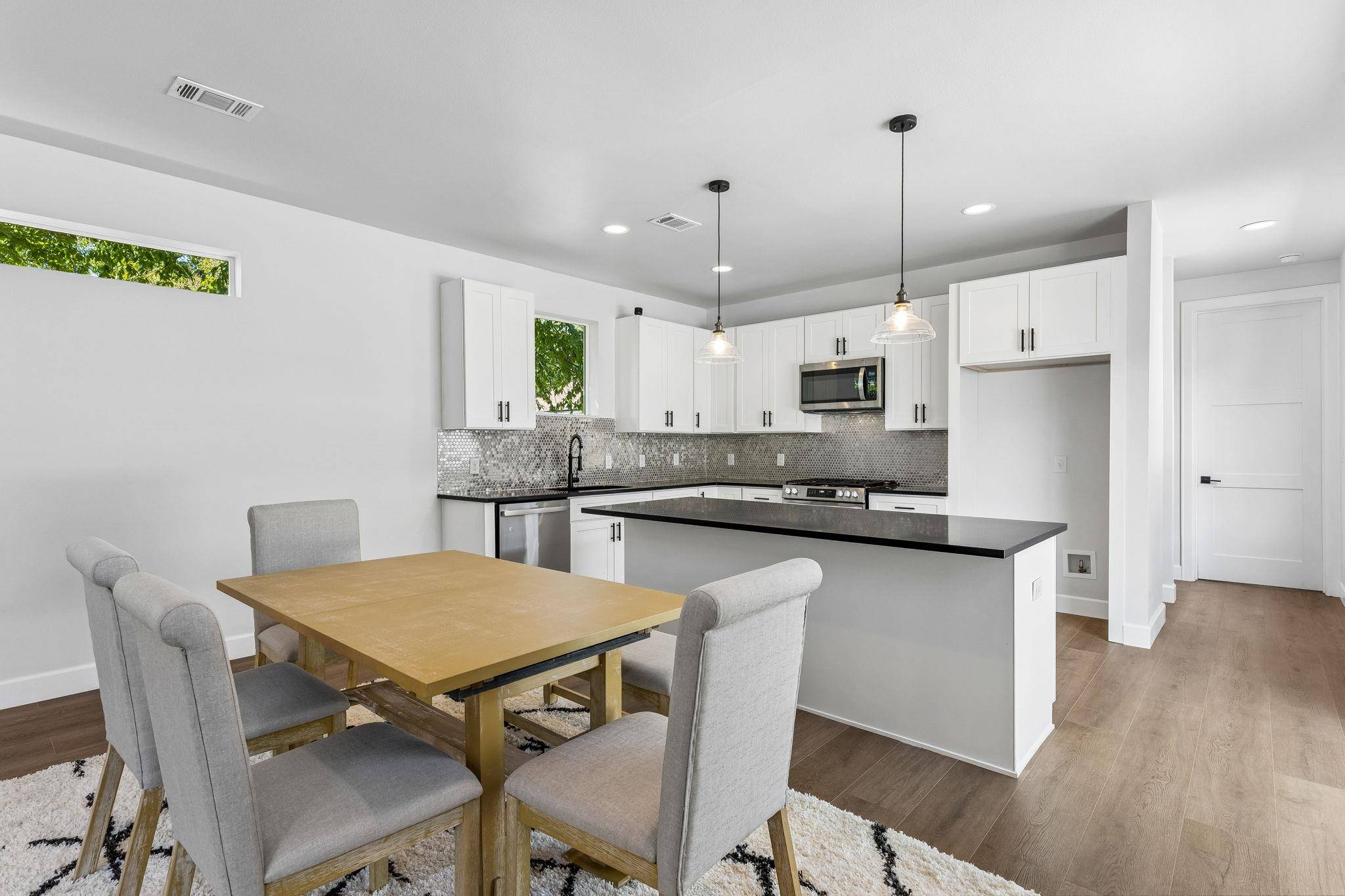 1130 Spur ST #A, Austin, TX 78721