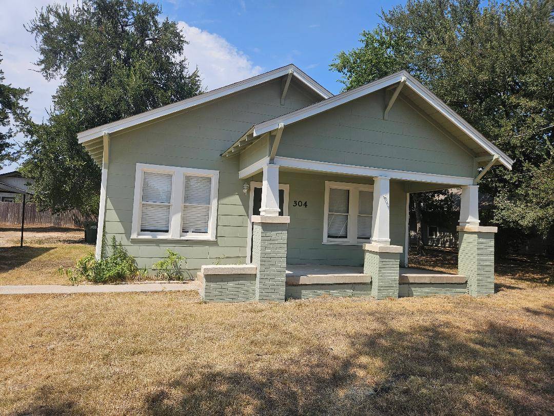 304 W Metcalfe ST, Hutto, TX 78634