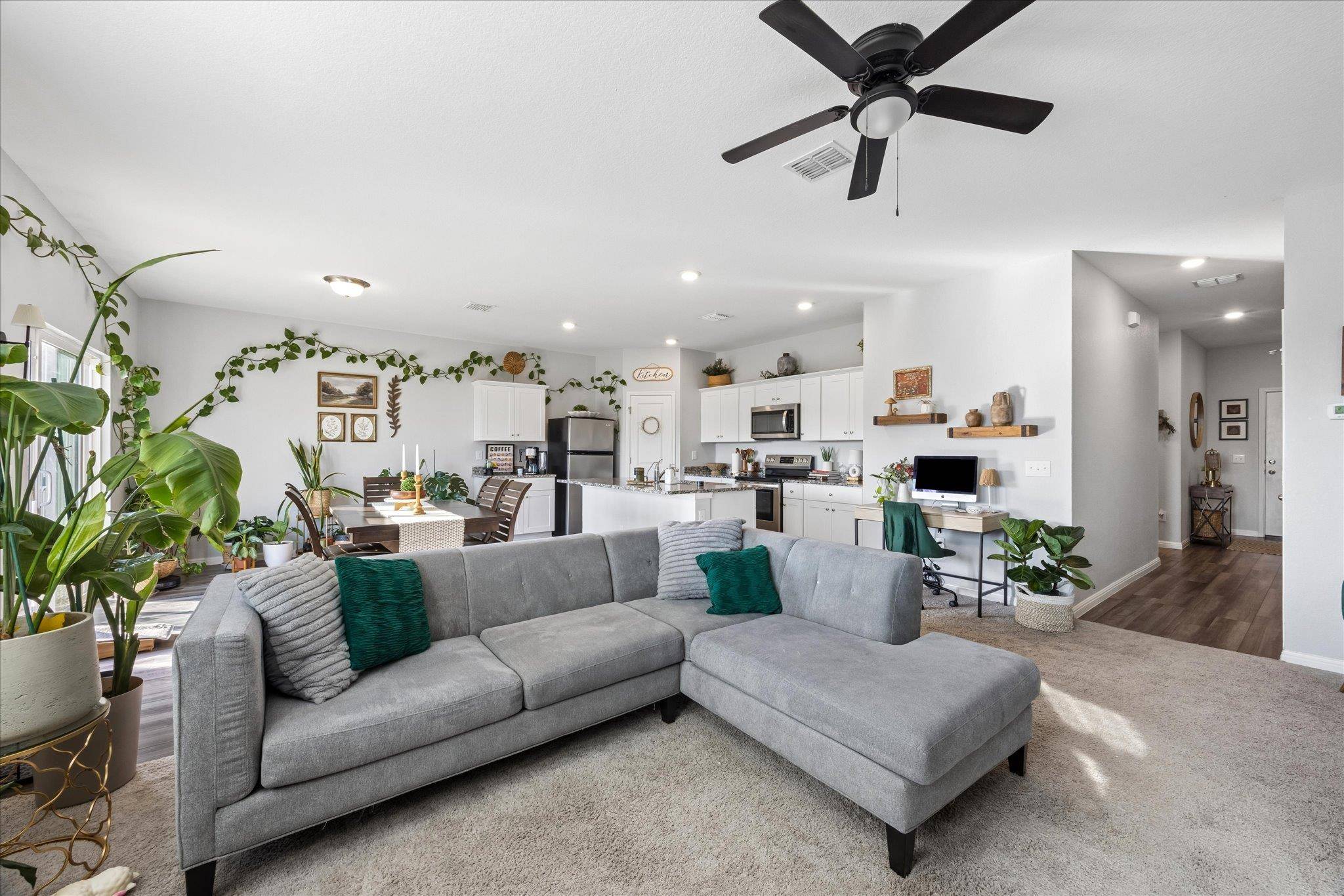 114 Gemsbok RD, Hutto, TX 78634