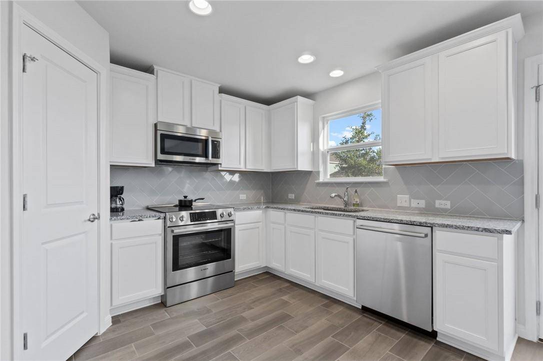 9507 Morning Iris DR, Manor, TX 78653