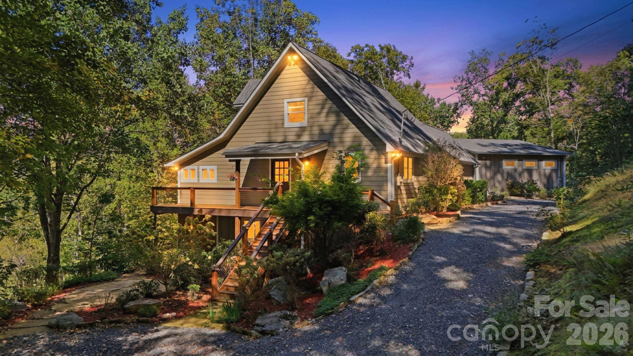 2711 Rabbit Hop RD, Spruce Pine, NC 28777