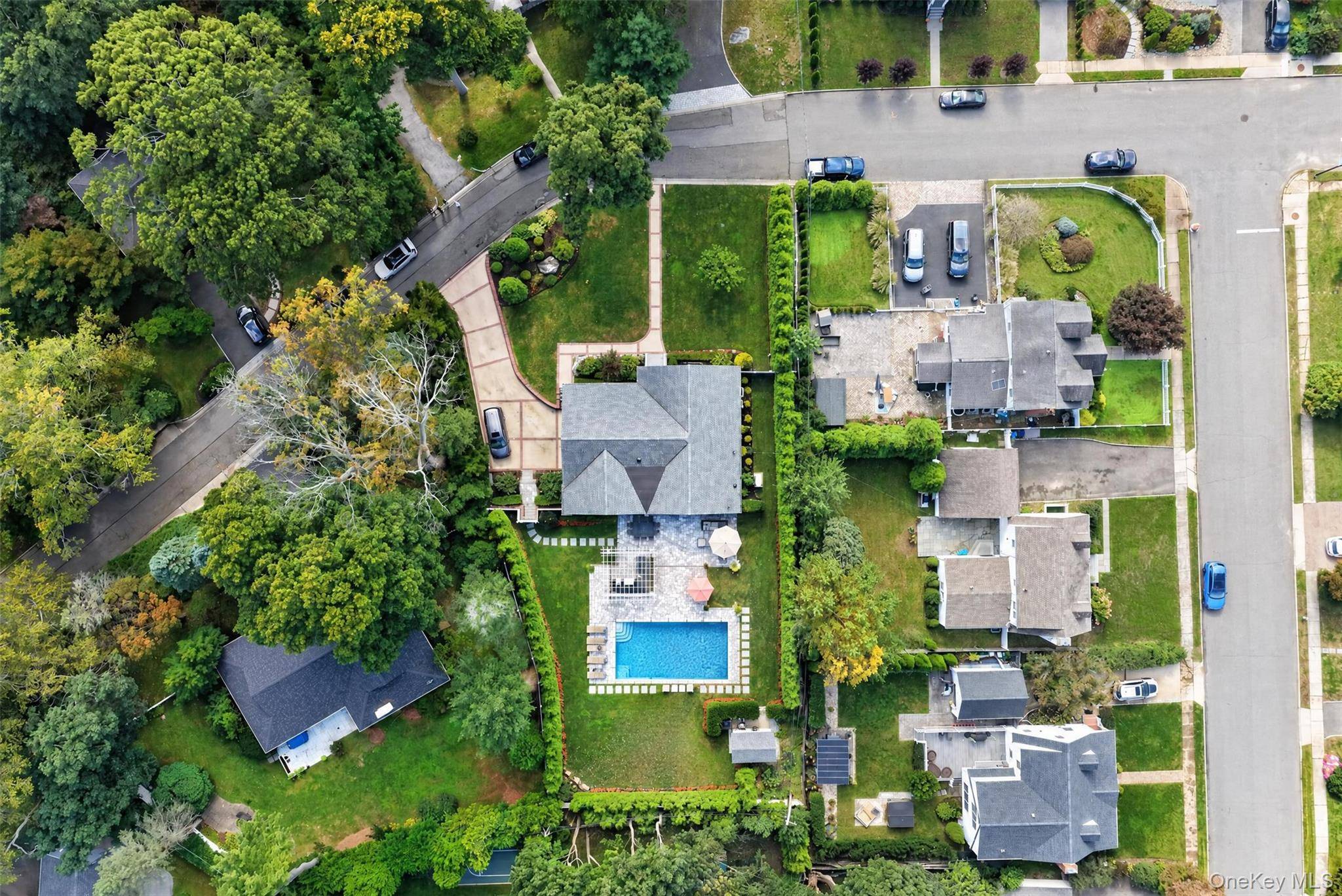 116 Valley AVE, Locust Valley, NY 11560