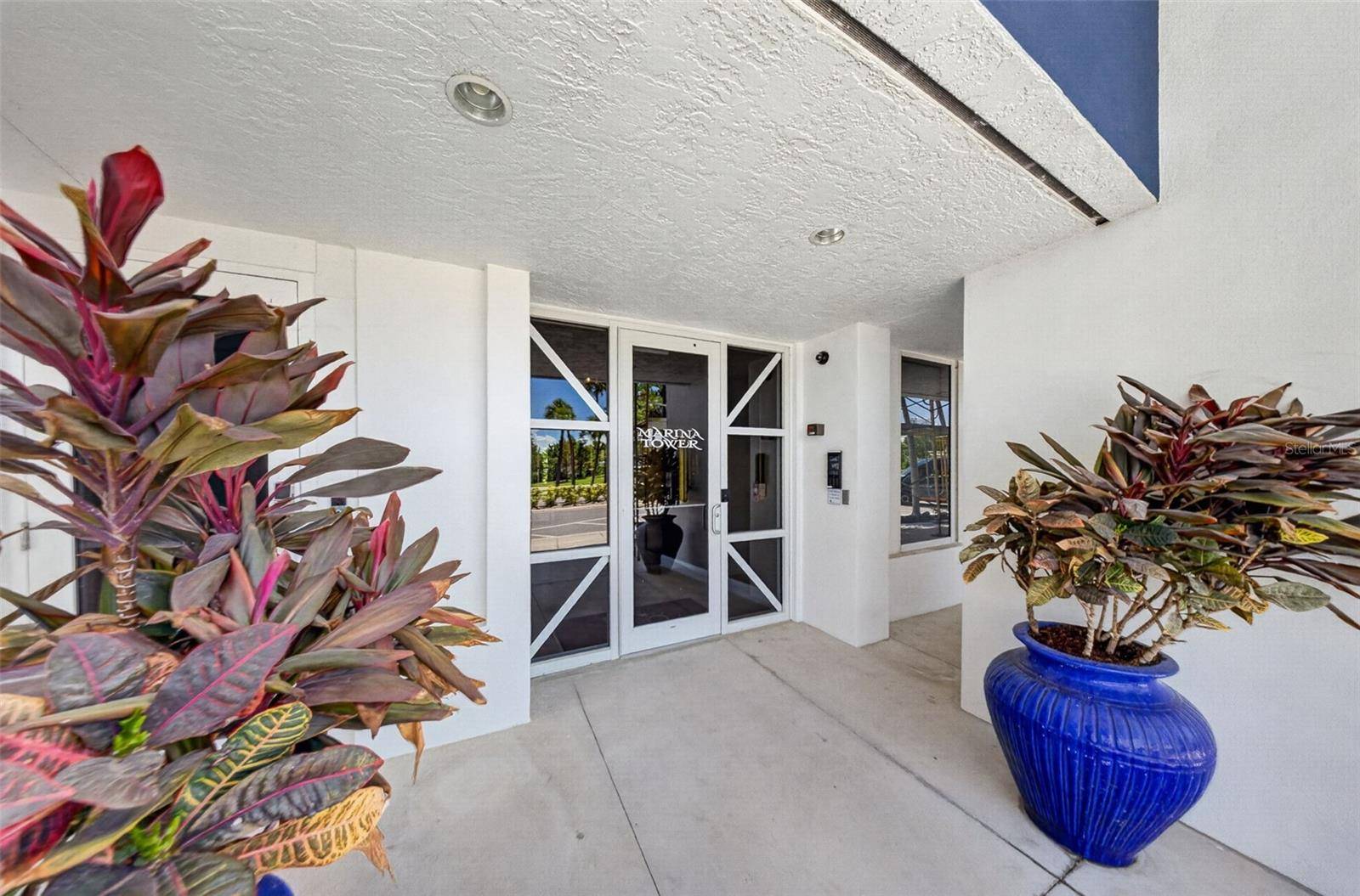1233 N GULFSTREAM AVE #401, Sarasota, FL 34236