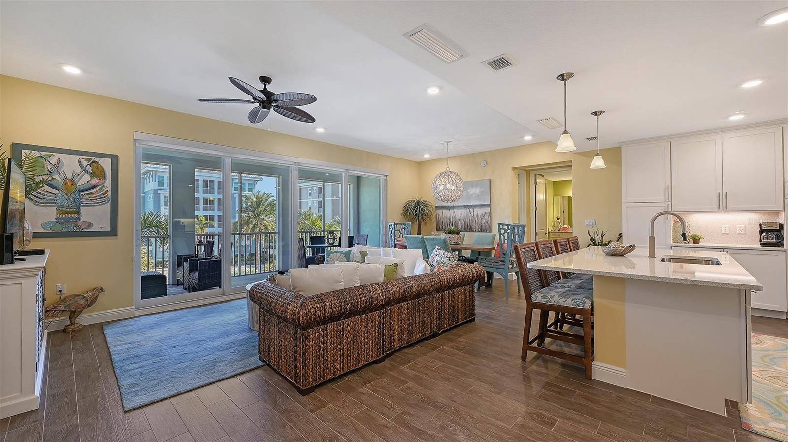 388 ARUBA CIR #201, Bradenton, FL 34209