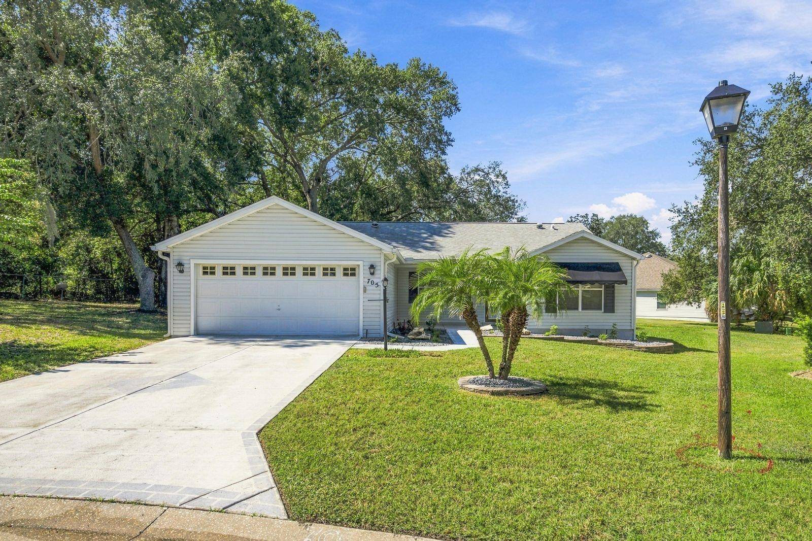 705 MURRAY LN, Lady Lake, FL 32159