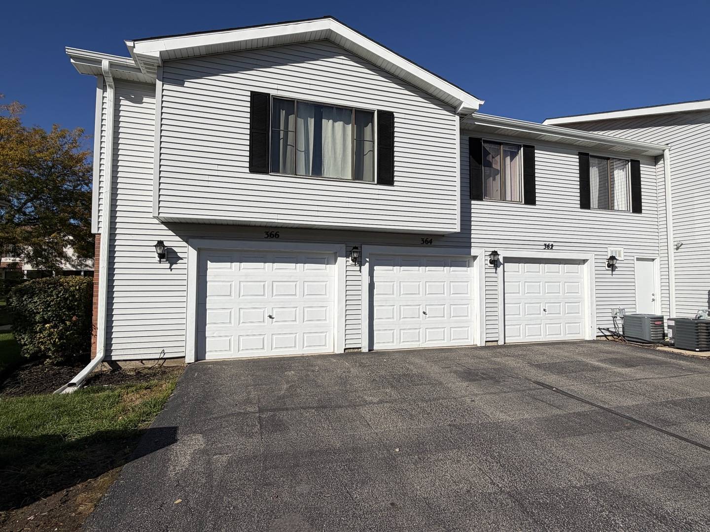 366 Washington CT #366, Vernon Hills, IL 60061
