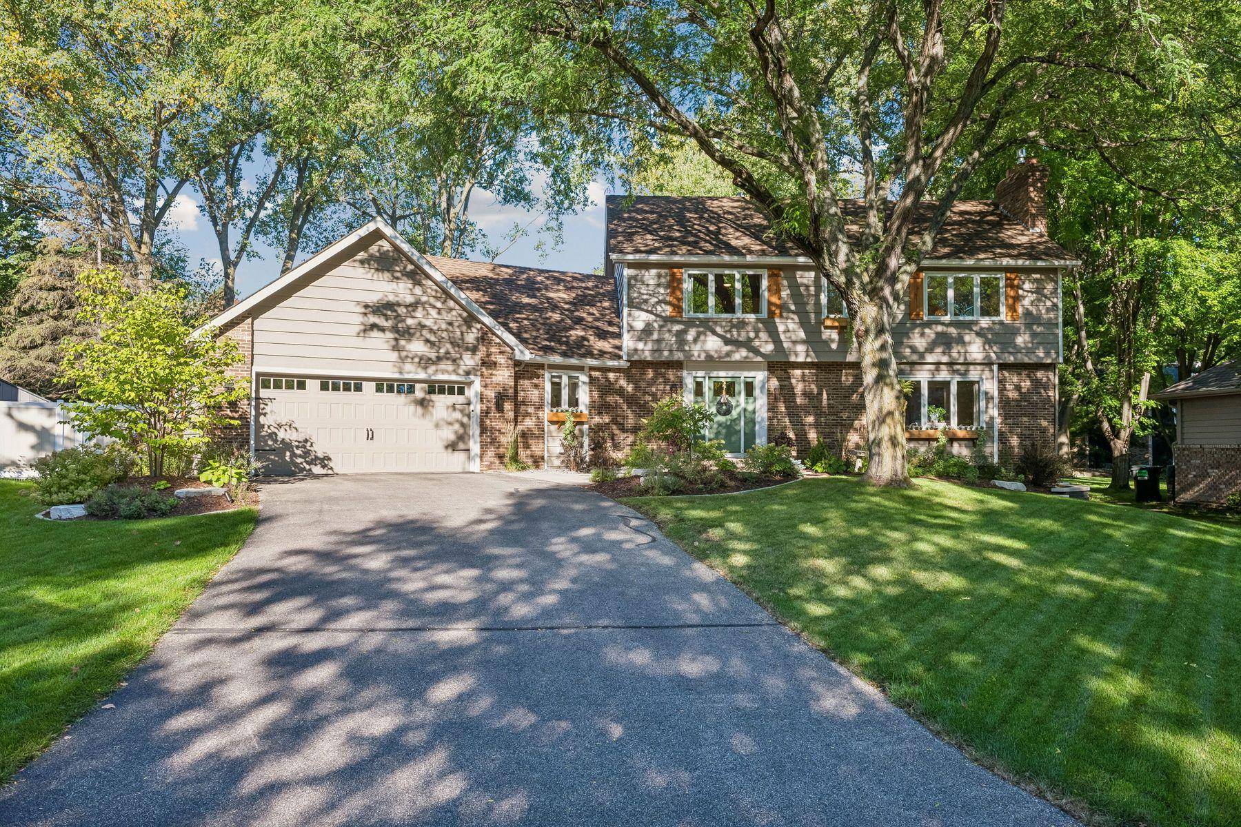 8722 Sandro RD, Bloomington, MN 55438