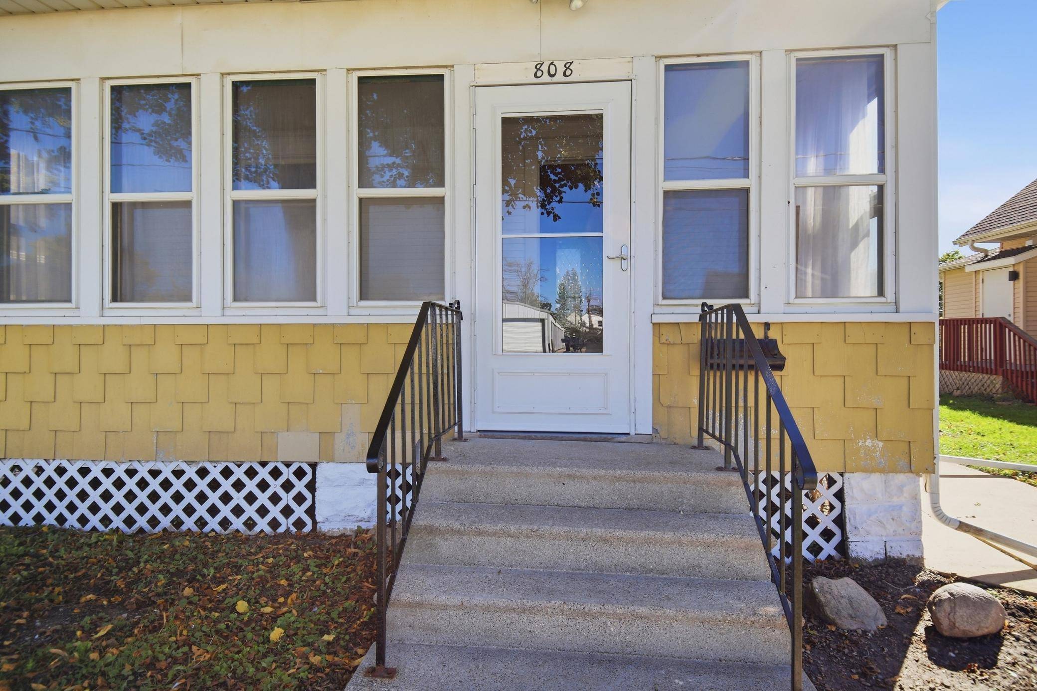 808 6th AVE NE, Austin, MN 55912