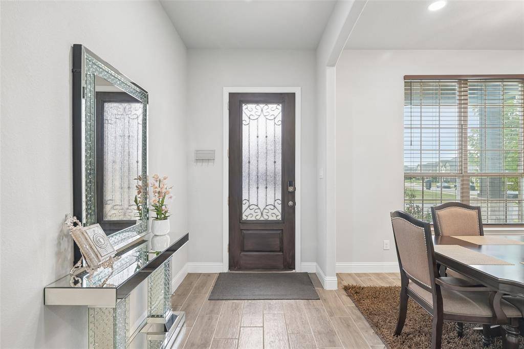 2923 Grand Lookout Lane, Arlington, TX 76001
