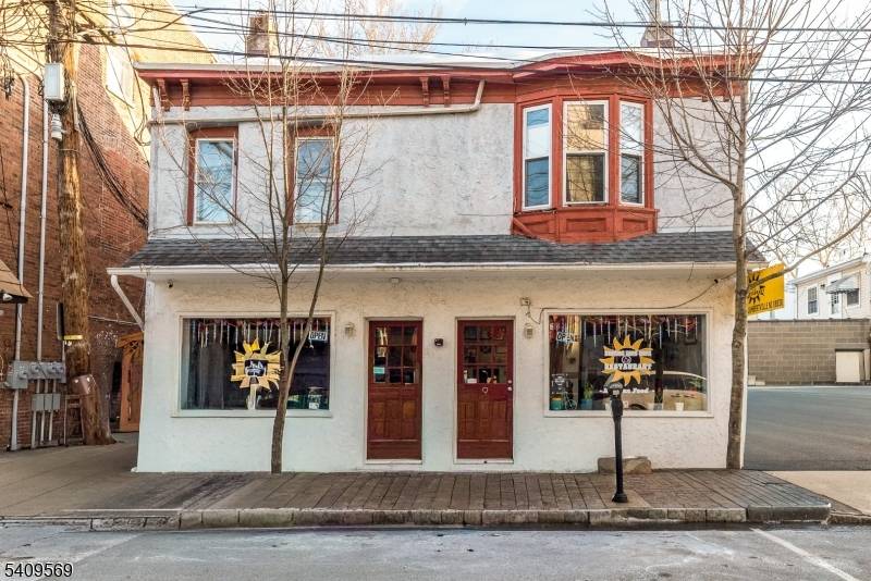 9 Church St, Lambertville City, NJ 08530