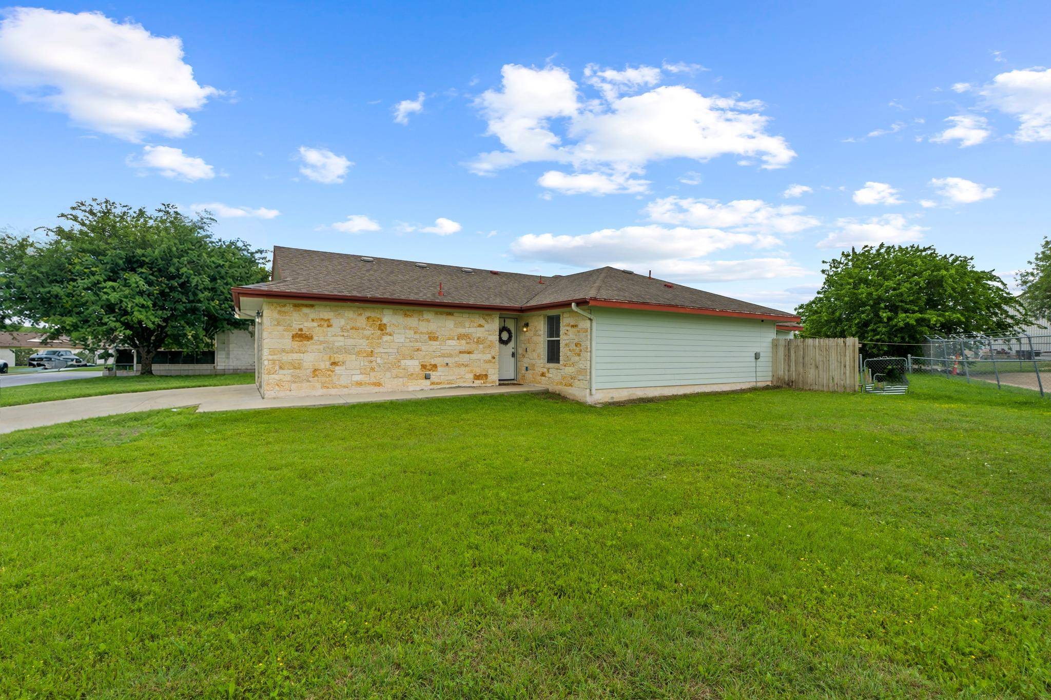 245 Marvin CV, Hutto, TX 78634