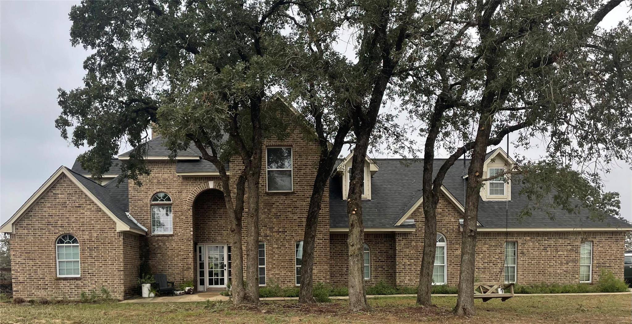 329 Flash CIR, Luling, TX 78629