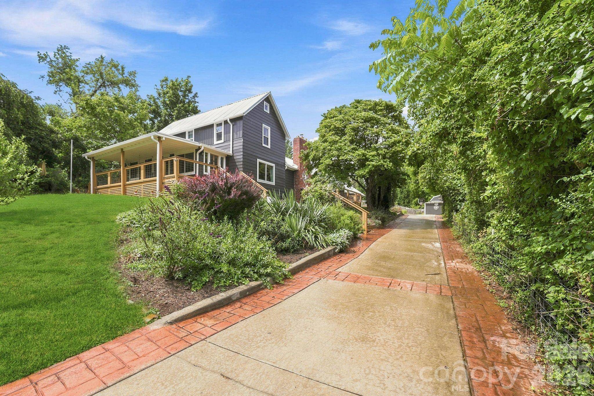2252 Riceville RD, Asheville, NC 28805