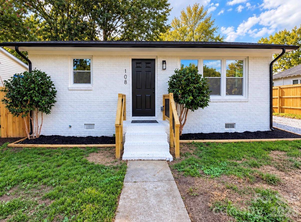 108 Willow Lake RD N, Lancaster, SC 29720
