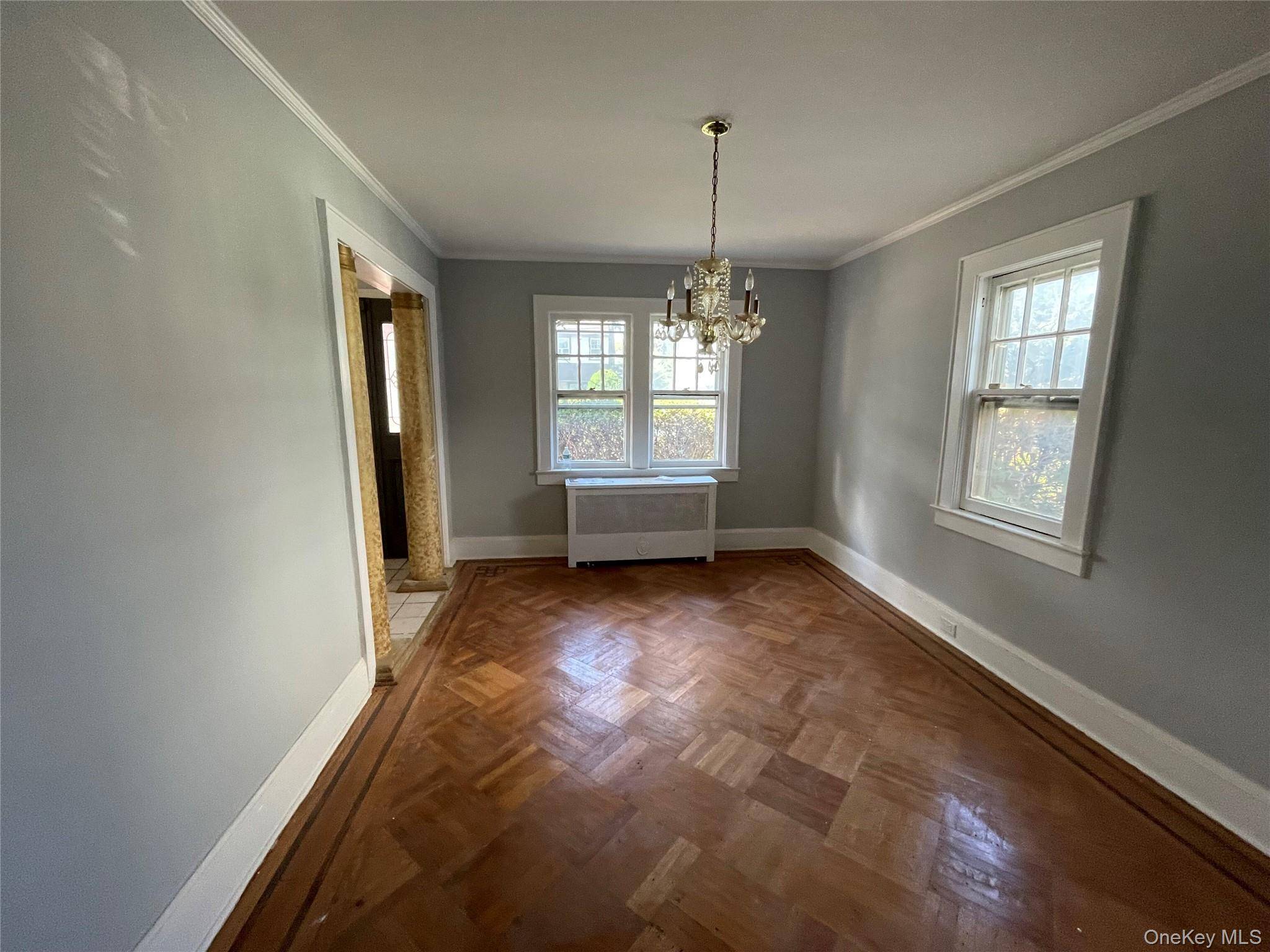 39 Hilbert ST, Hempstead, NY 11550