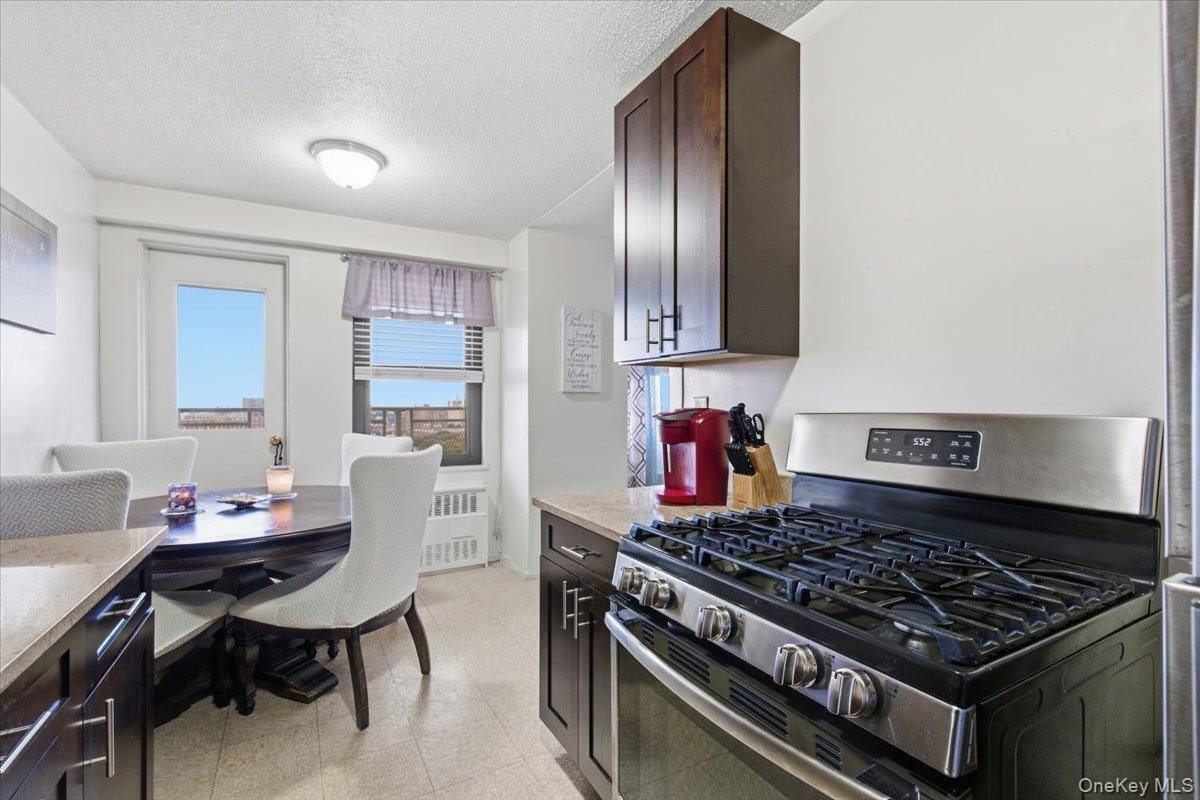 920 Metcalf AVE #19A, Bronx, NY 10473