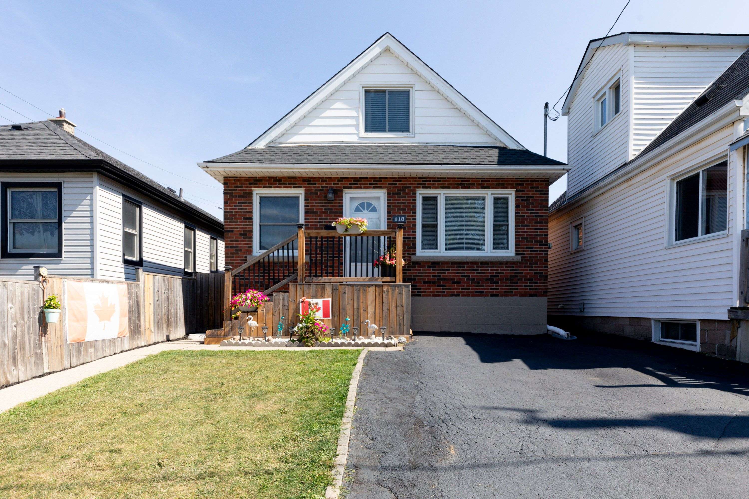 118 JULIAN AVE, Hamilton, ON L8H 5R7