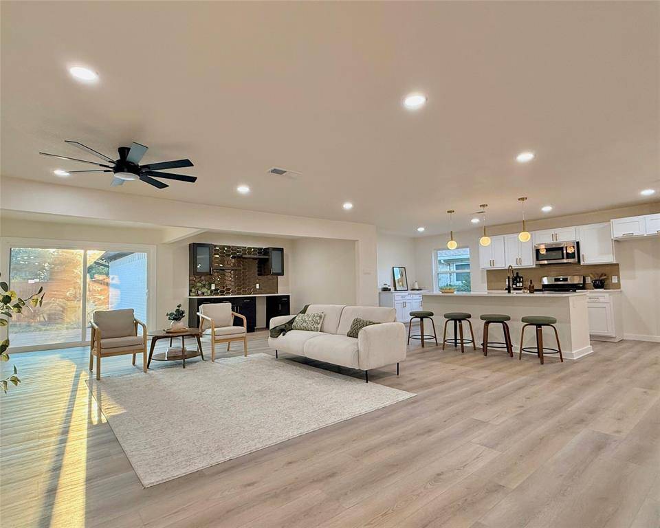12911 Mitchwin Road, Farmers Branch, TX 75234