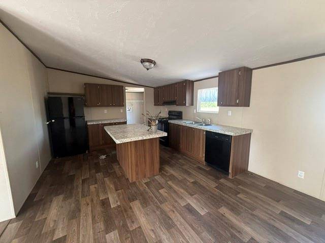 10 Seals Creek RD, Lockhart, TX 78644