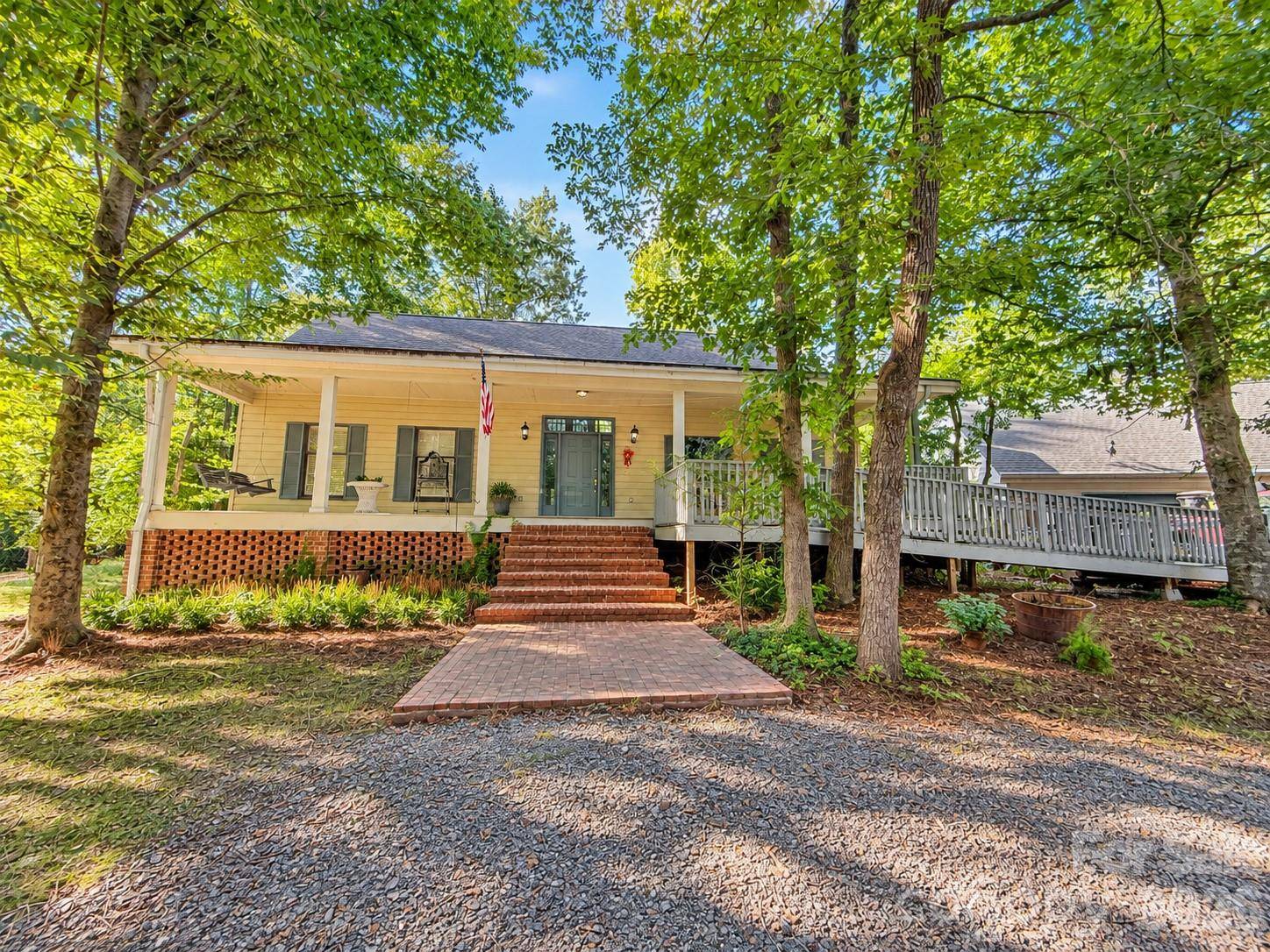 150 Rabun RUN, Columbus, NC 28722