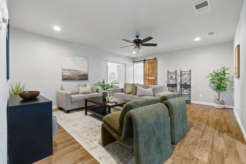 2801 Rosebud Lane, Richland Hills, TX 76118