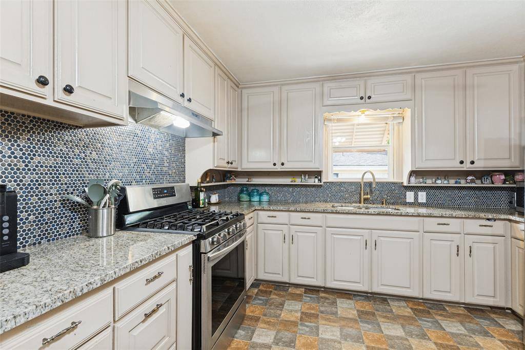 6051 Black Oak Lane, Fort Worth, TX 76114