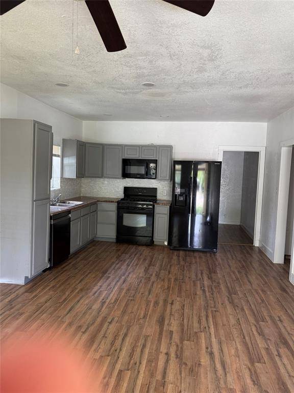721 S Laurel Ave, Luling, TX 78648