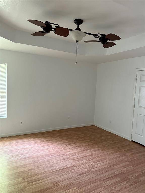 721 S Laurel Ave, Luling, TX 78648