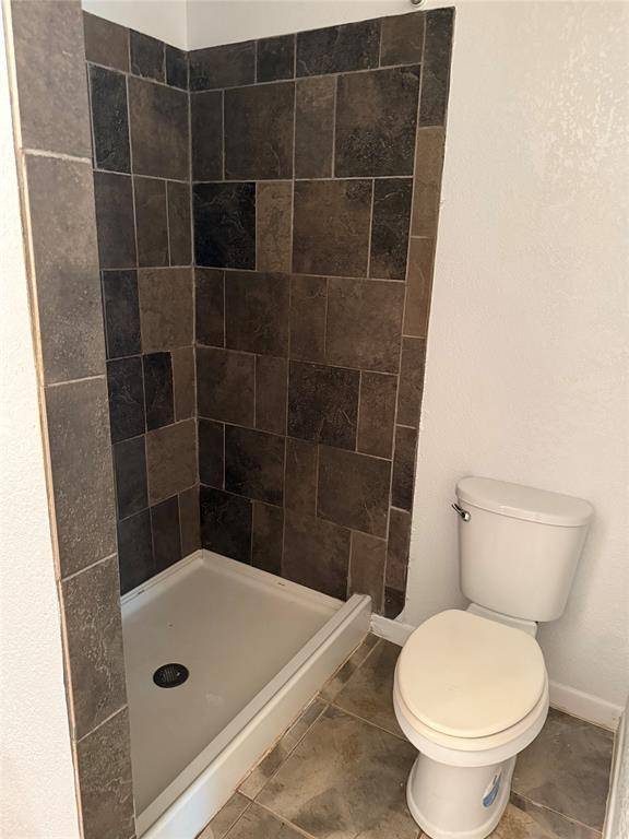 721 S Laurel Ave, Luling, TX 78648