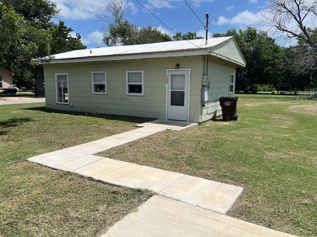 734 Trinity ST, Lockhart, TX 78644
