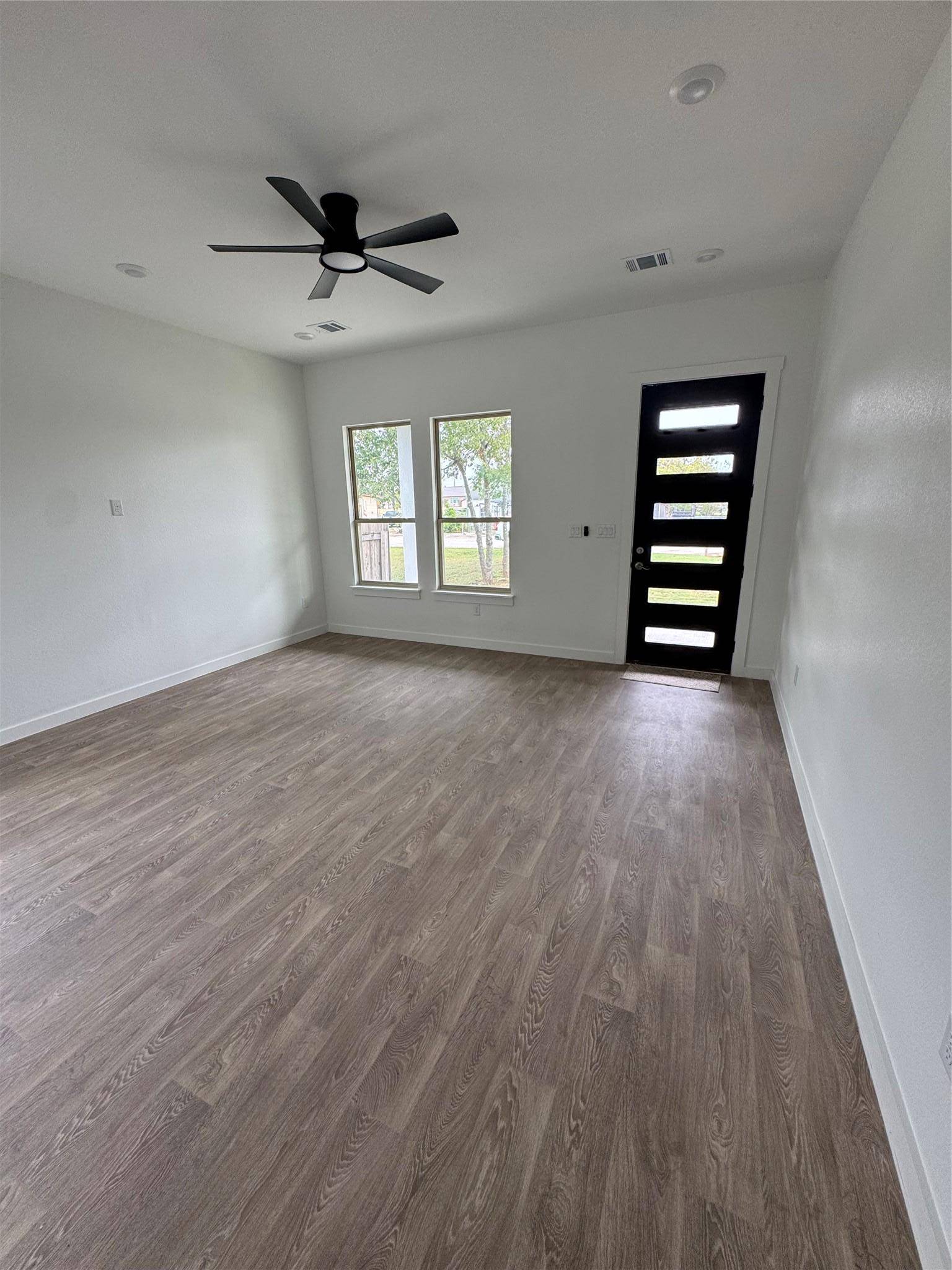 710 Bland ST, Taylor, TX 76574