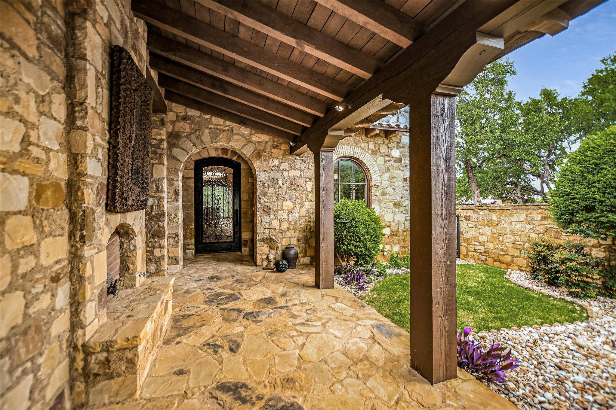 100 Milagro, Horseshoe Bay, TX 78657