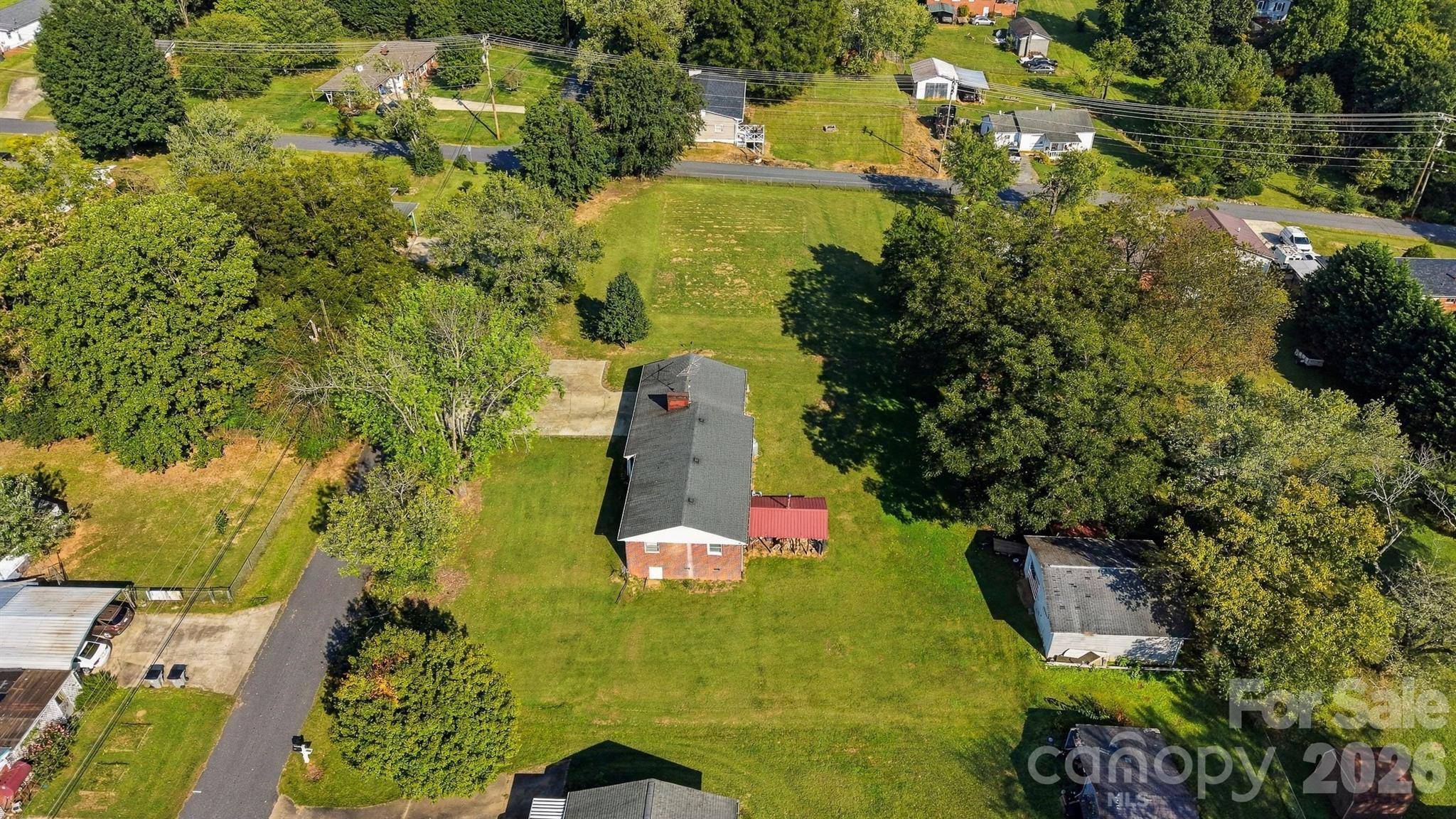 605 Lincoln LN SW, Lenoir, NC 28645