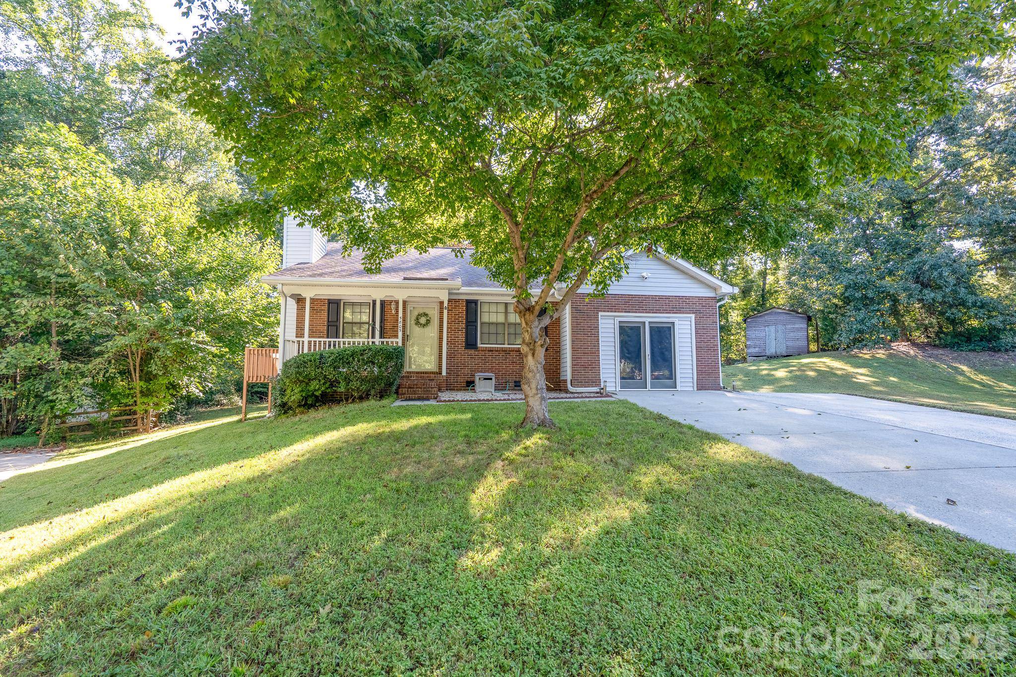 5805 Woodrock CT, Charlotte, NC 28214