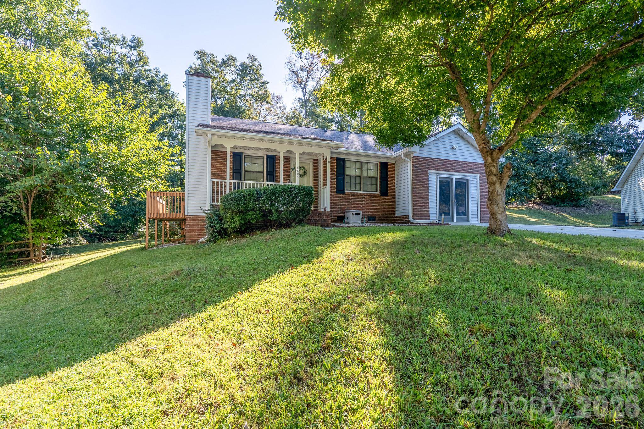 5805 Woodrock CT, Charlotte, NC 28214