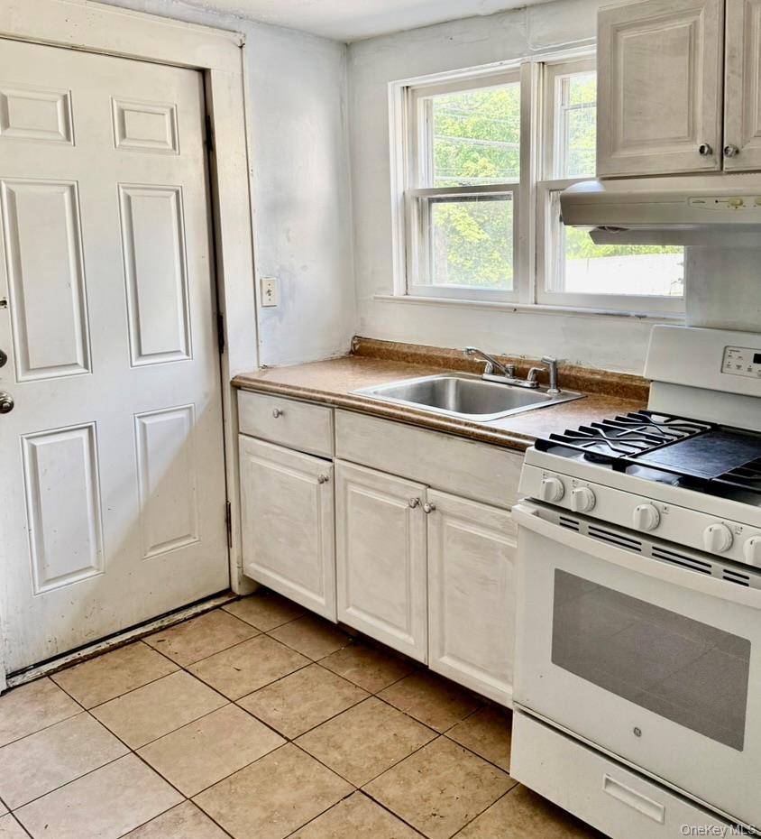 74 Yale AVE, Ossining, NY 10562