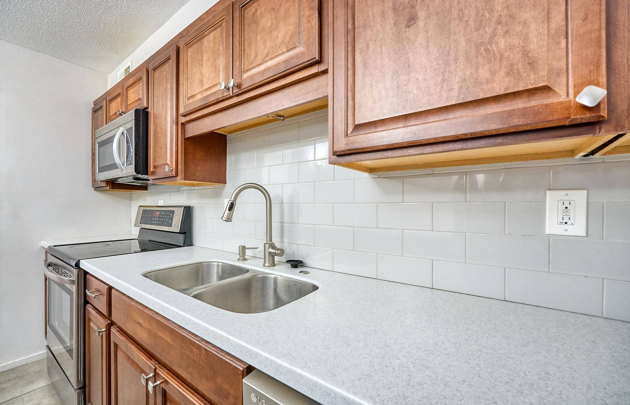 6423 Colony WAY #2G, Edina, MN 55435