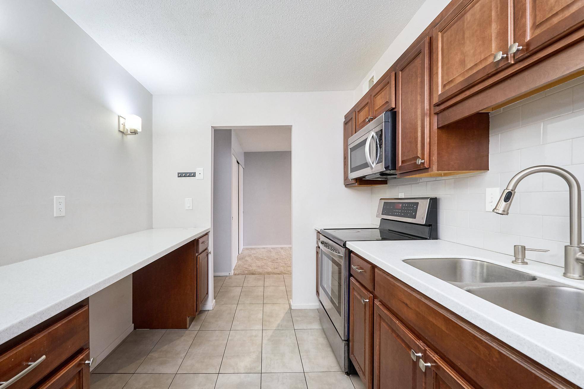 6423 Colony WAY #2G, Edina, MN 55435
