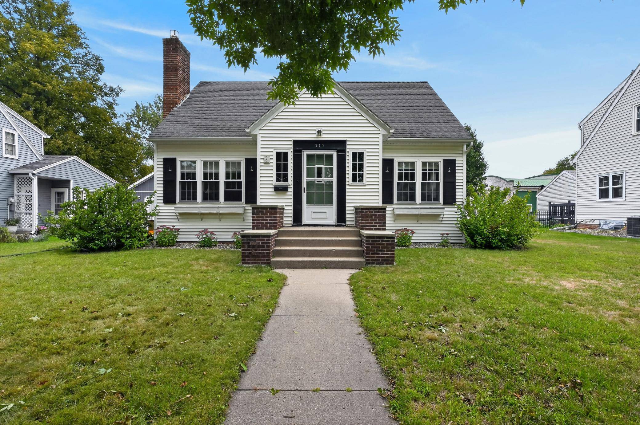 715 Maple ST, Alexandria, MN 56308