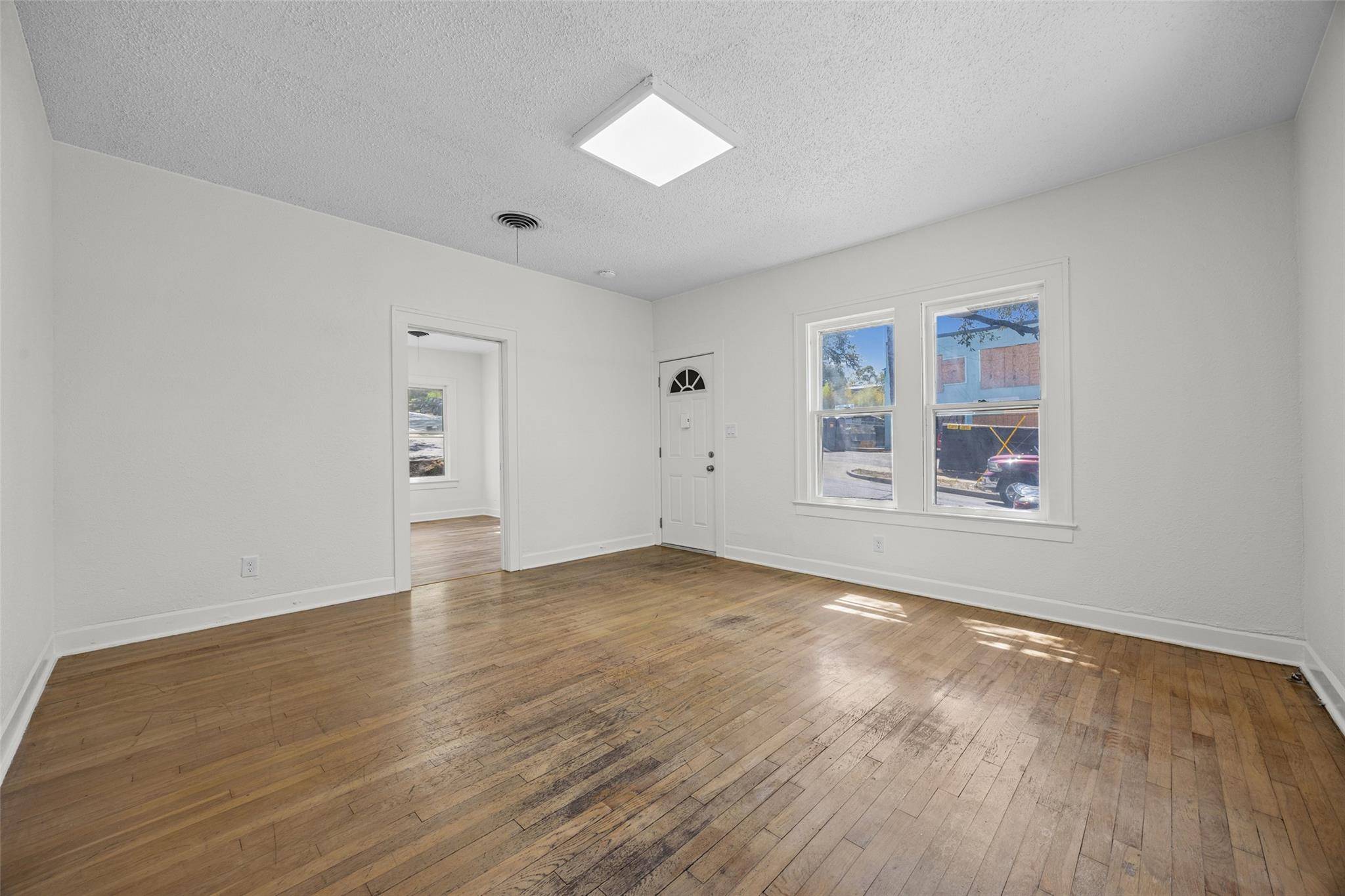 906 W 31st ST, Austin, TX 78705