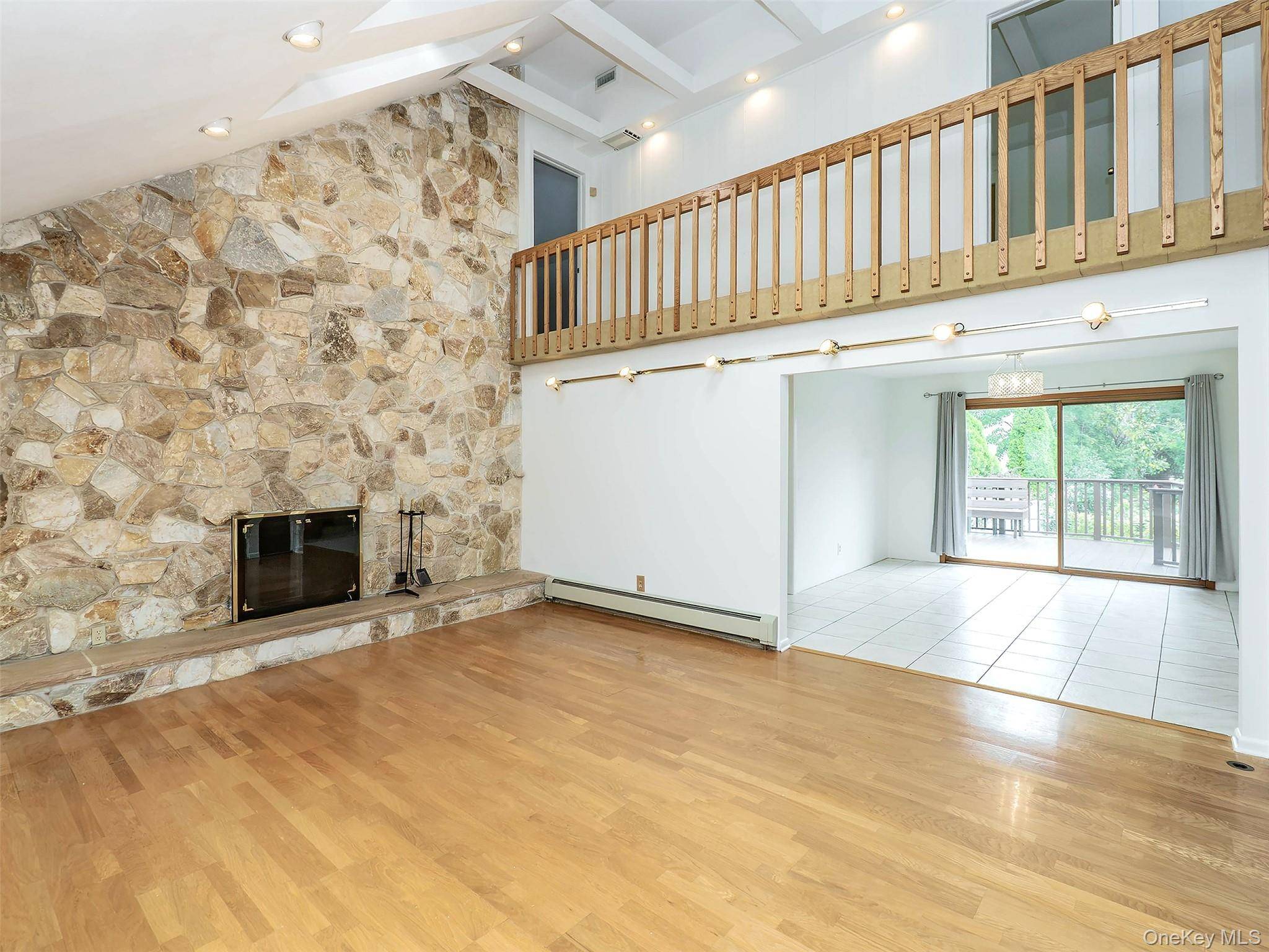 24 Downing AVE, Sea Cliff, NY 11579
