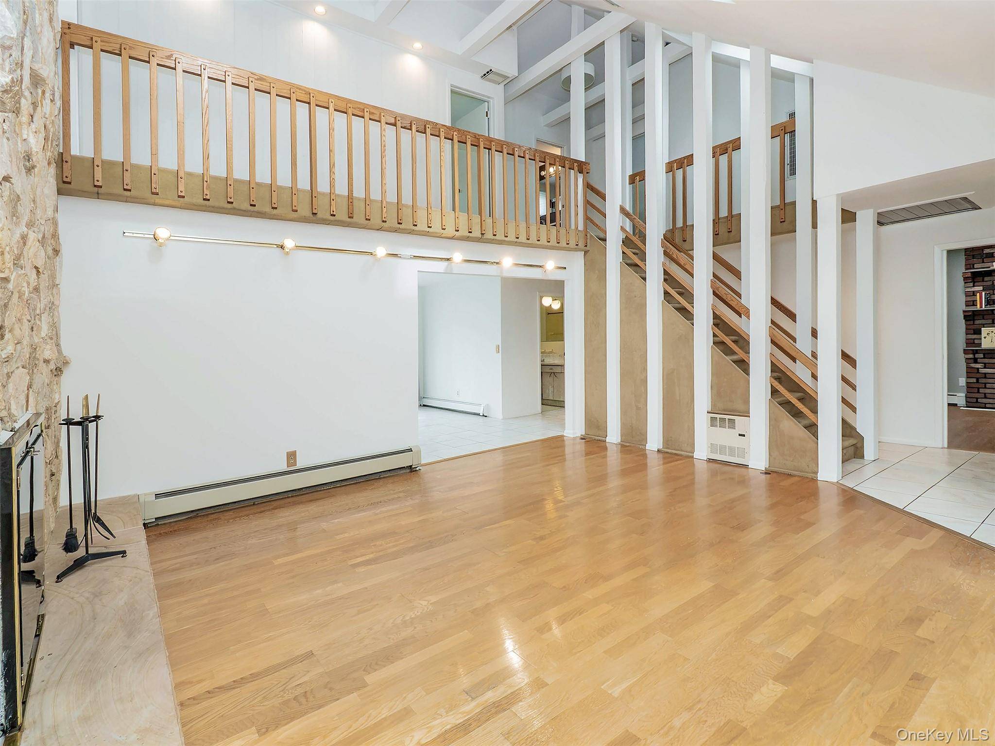 24 Downing AVE, Sea Cliff, NY 11579