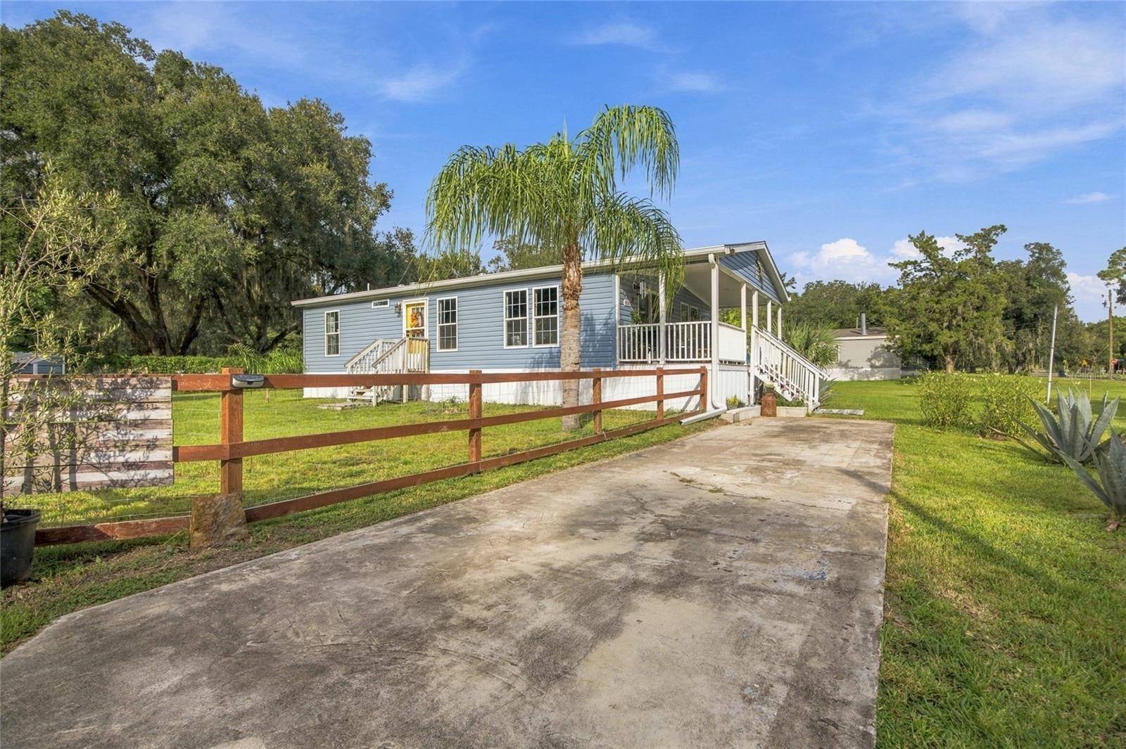 18085 NICHOLAS AVE, Brooksville, FL 34604
