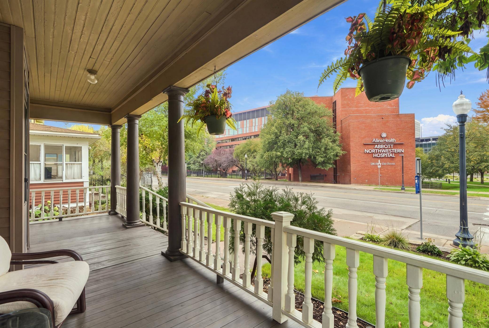 2752 Chicago AVE, Minneapolis, MN 55407
