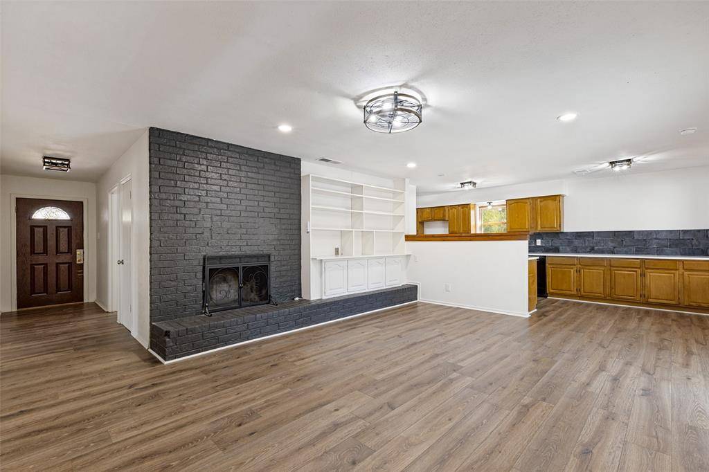 1519 Creekwood Lane, Mesquite, TX 75149