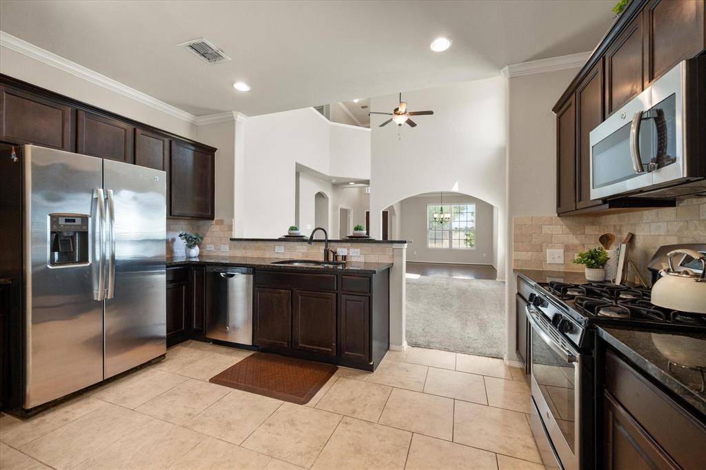 8416 Gentian Drive, Fort Worth, TX 76123