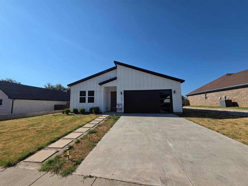 2604 Flora Lane, Denison, TX 75020