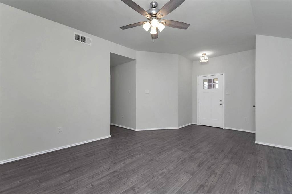 8112 Arbor Avenue, Fort Worth, TX 76116