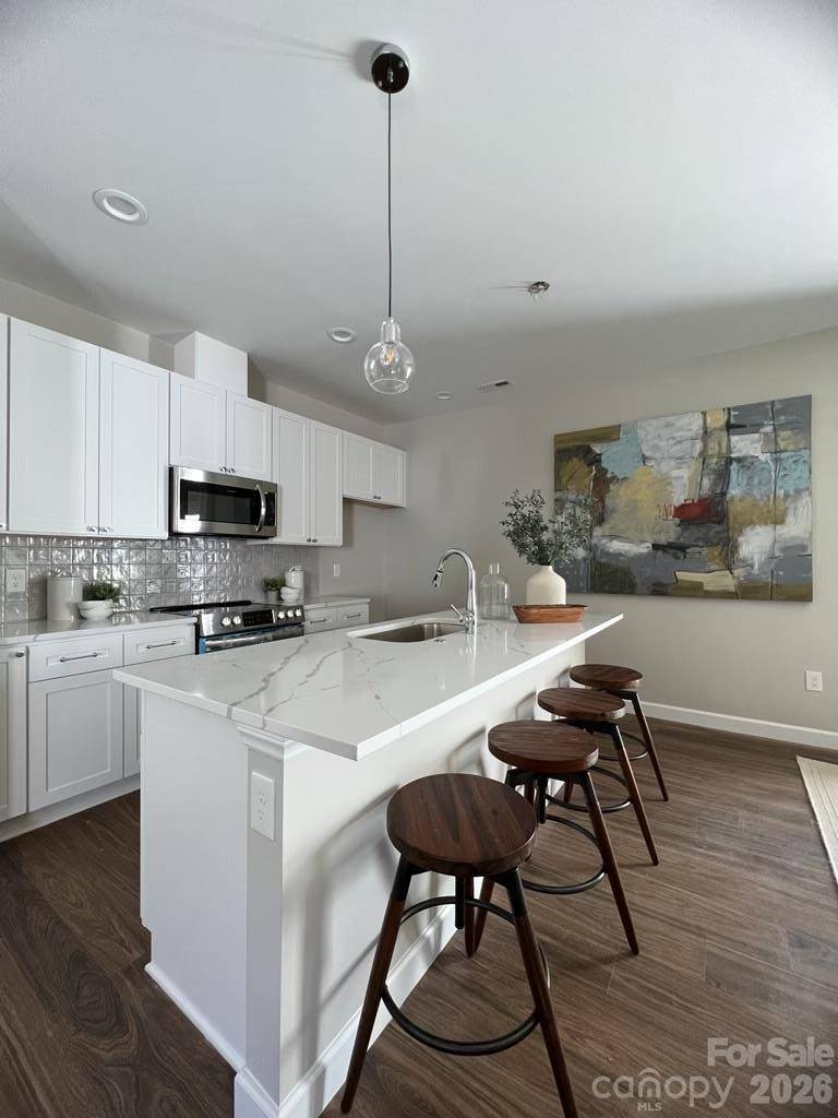 315 Huntsmoor DR, Charlotte, NC 28217